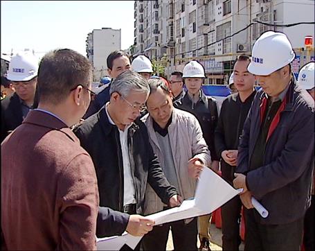 刘可：周全加速施工进度，，，，，为自治区60周年献礼